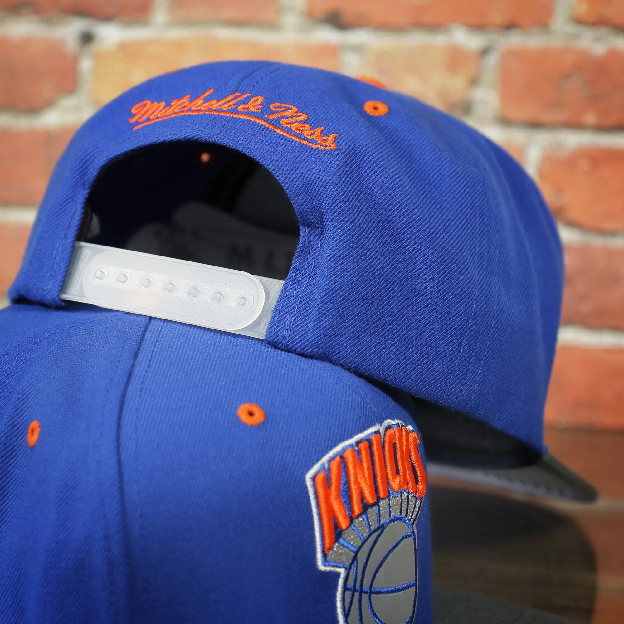 Knicks Gray Bottom Snapback | New York Knicks Retro Grey Bottom Snap Cap