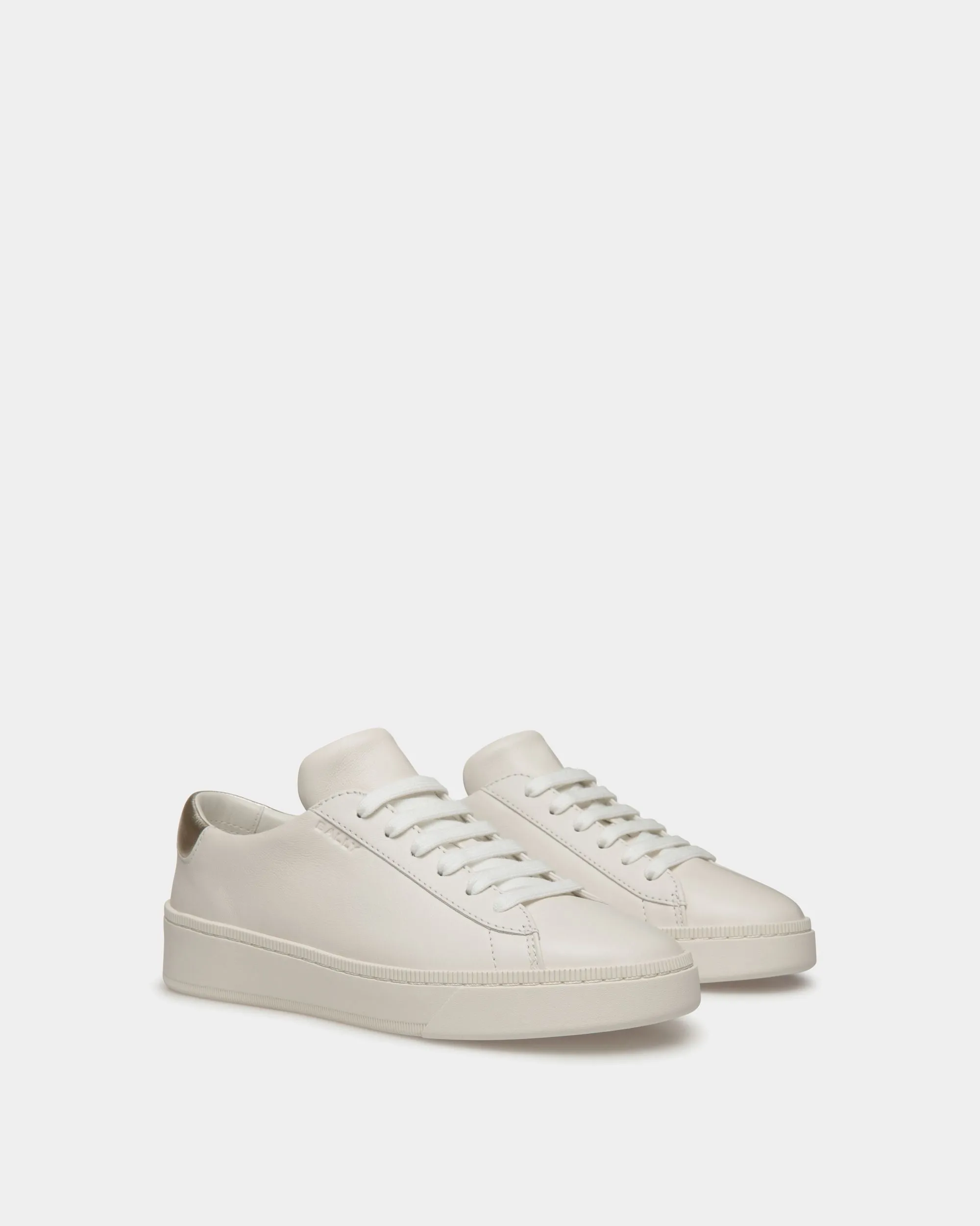 Raise Sneaker In White And Gold Leather 