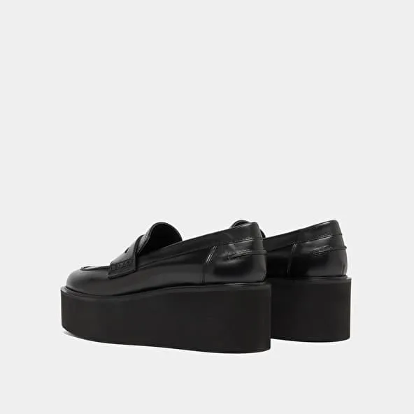 Wedge loafers in black leather